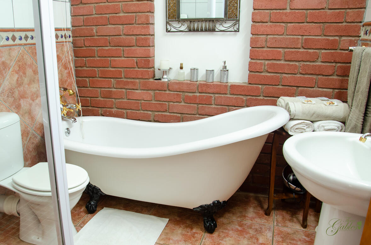 Green Gables Guesthouse Room